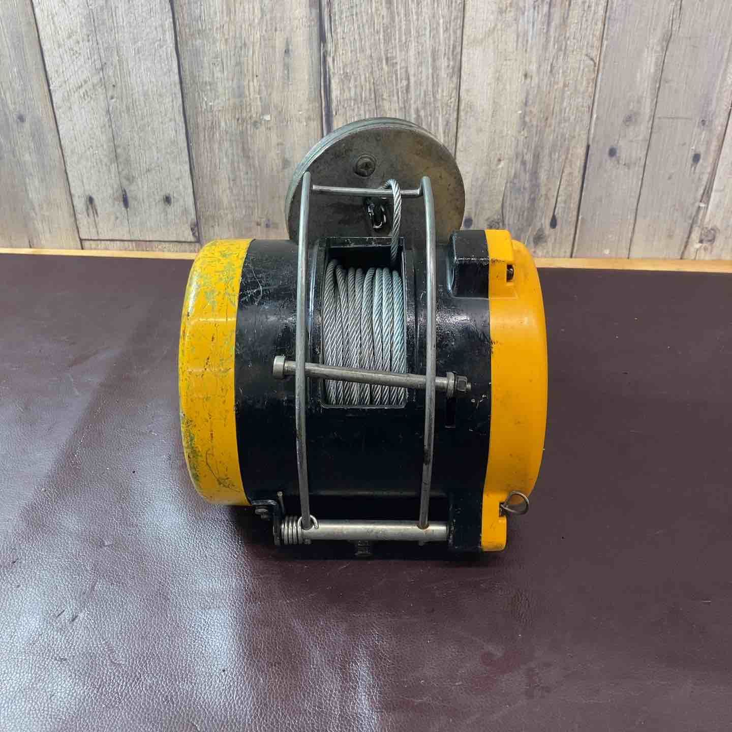 吊り下げ型ウィンチ