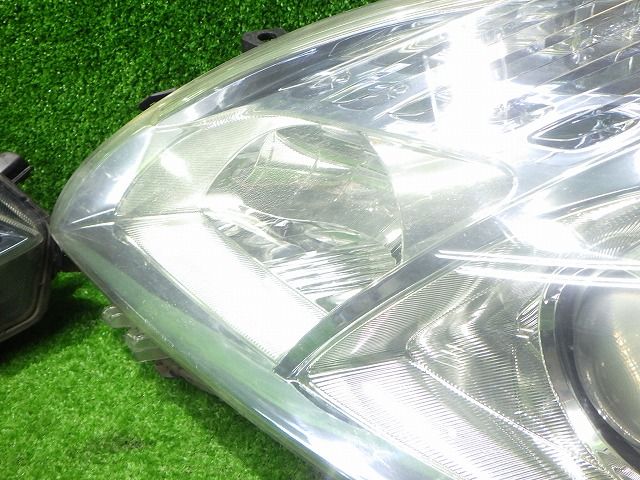 ヘッドライト ZVW30 前期 左右 ハロゲン プリウス 47-29 トヨタ 左右
