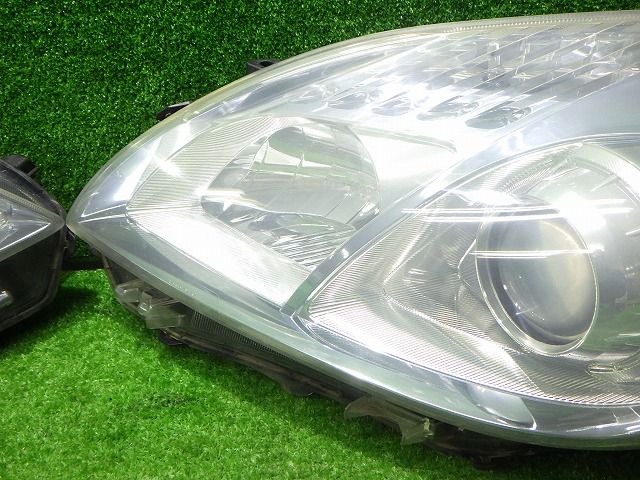 30プリウス ヘッドライト左右 ハロゲン ZVW30 前期 47-29 ホ トヨタ