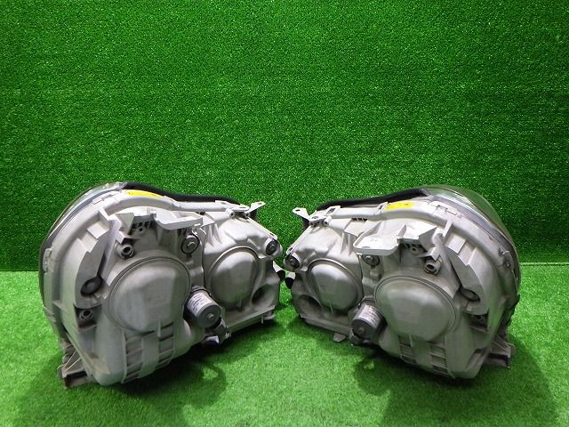 車 18マジェスタ ヘッドライト左右 HID UZS186/187 前期 30-315 H 