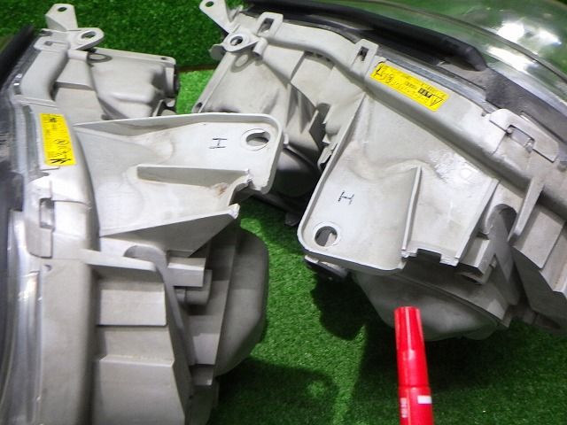 車 18マジェスタ ヘッドライト左右 HID UZS186/187 前期 30-315 H 