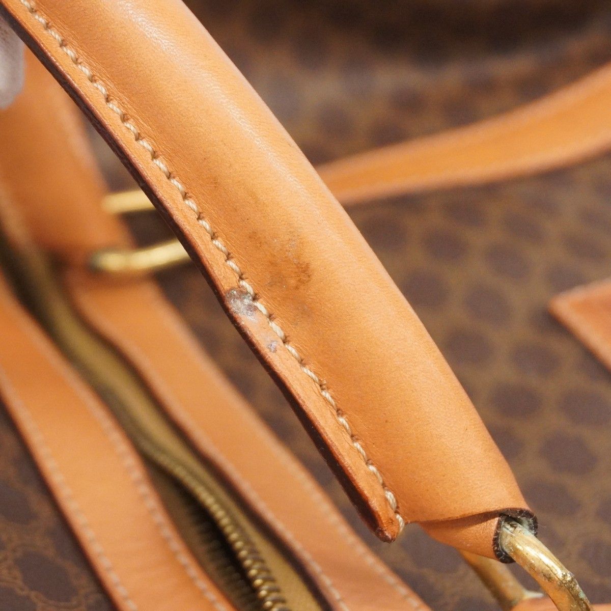 ブラウン ゴールド金具