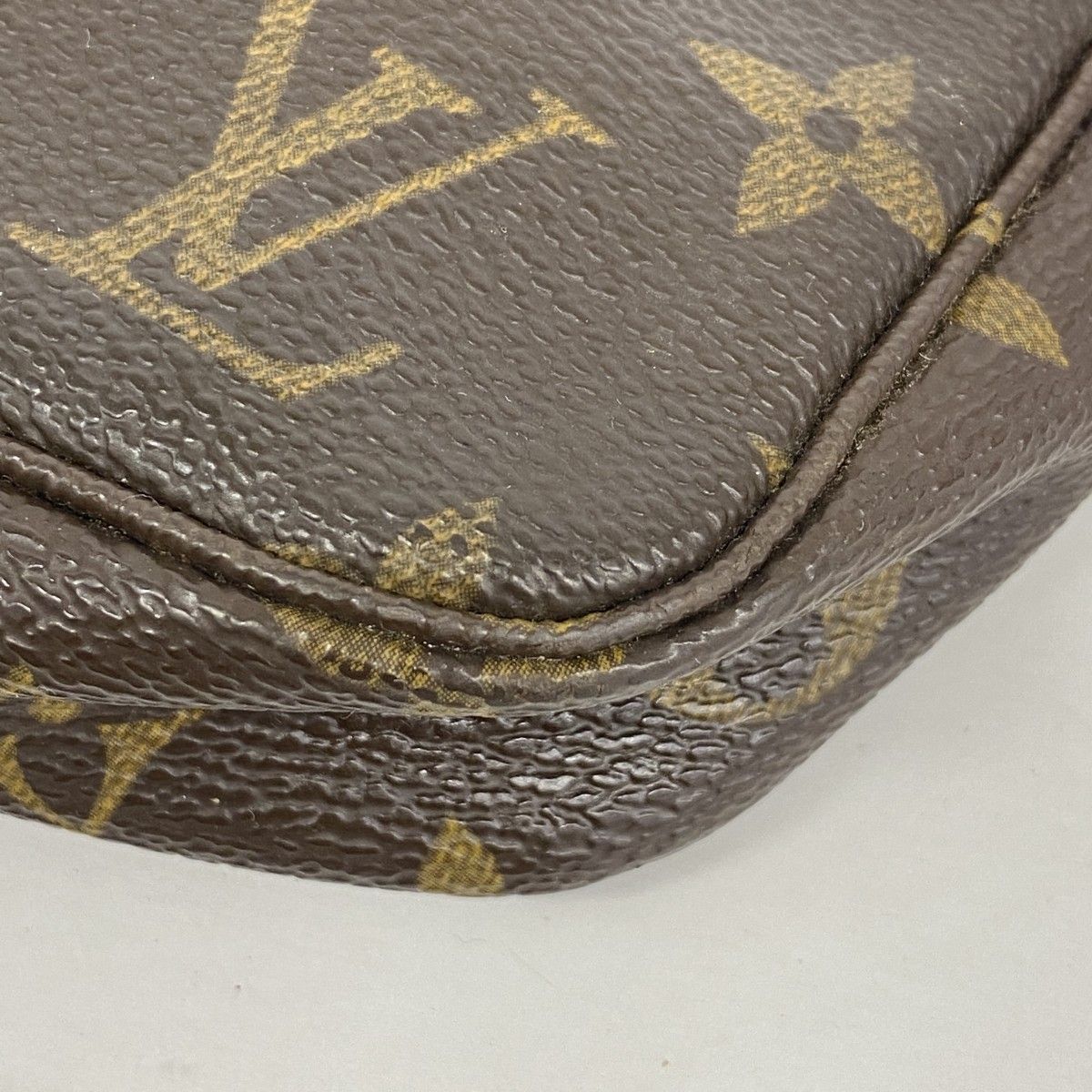 ポシェットアクセソワール