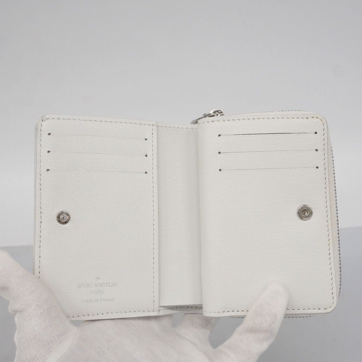 5oc1968】ルイヴィトン 財布 モノグラム・エンボス ポルトフォイユルー