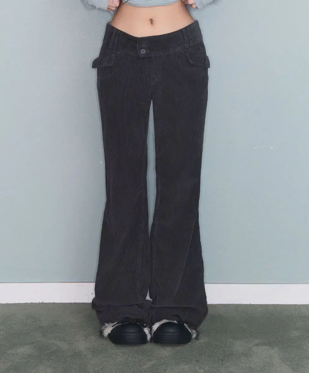 迷 Me イレ코 コーデュロイ ローライズ パンツ 2サイズ
