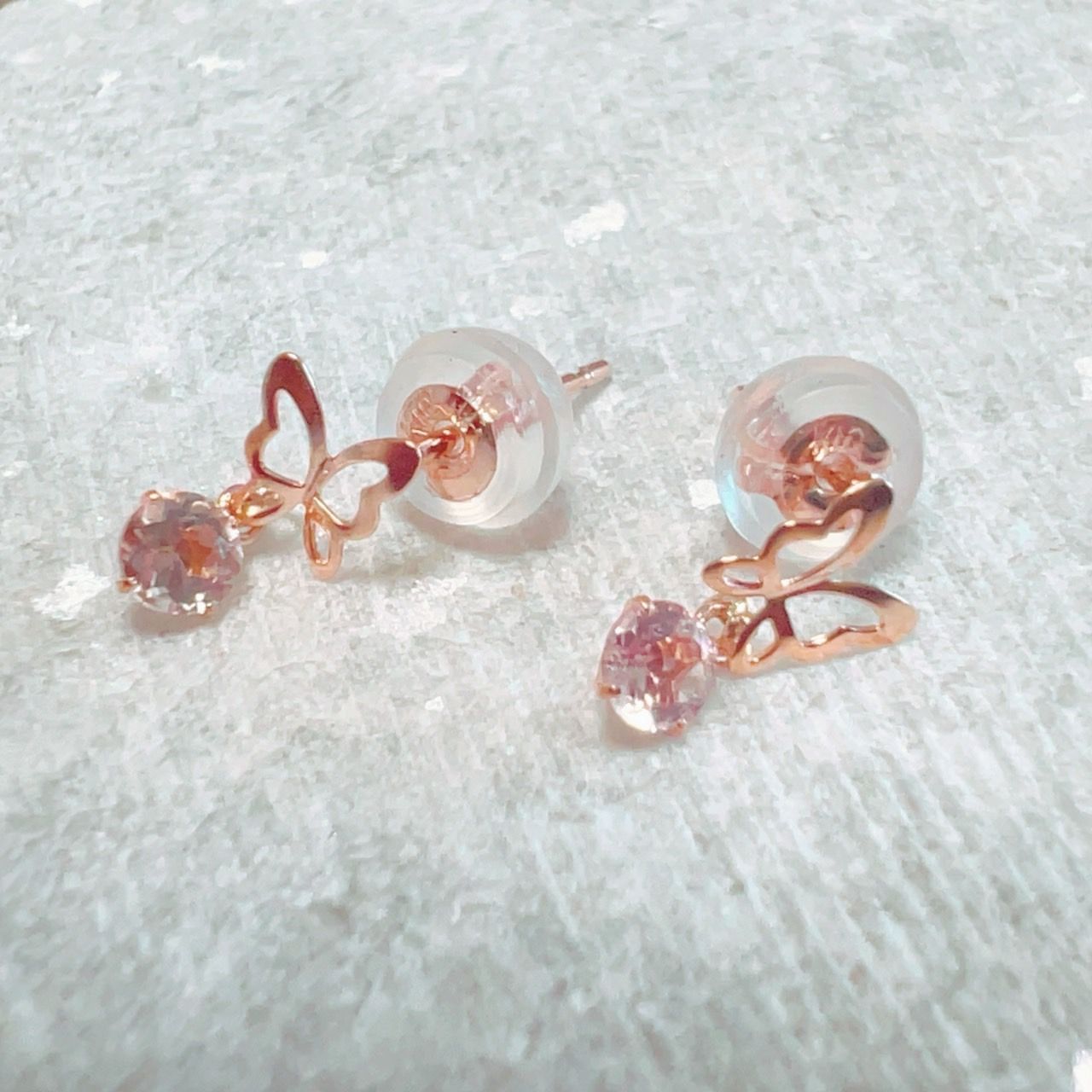 B 125 蝶々の舞 気持ちを靡 なび かせる 強力惹き寄せ K 10 バタフライ モルガナイト ピアス 悪魔術師べリアル 夢中にさせる ピンクゴールド 魔術 強力 黒魔術 おまじない 魔法 復縁 恋愛 略奪 成就 お守り 叶う パワーストーン 天然石