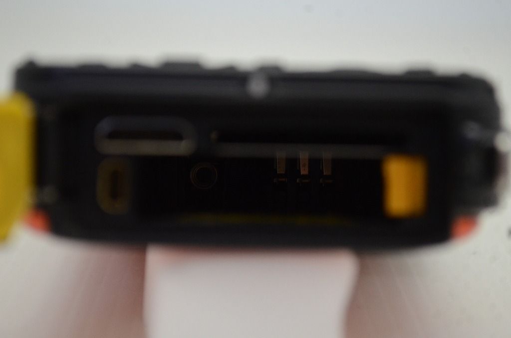 AW100 コンパクトデジタルカメラ