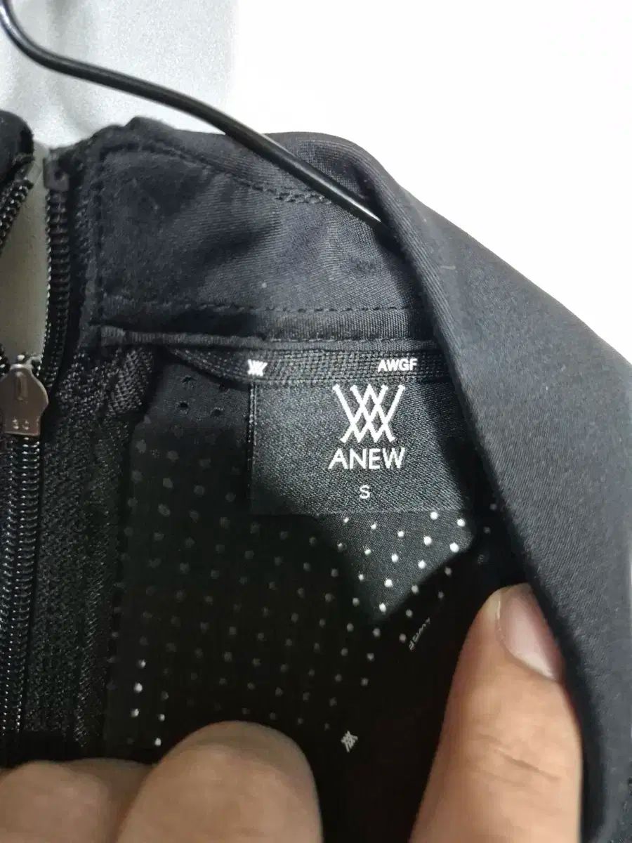 ANEW ブラックメッシュ半袖KARA Tシャツ
