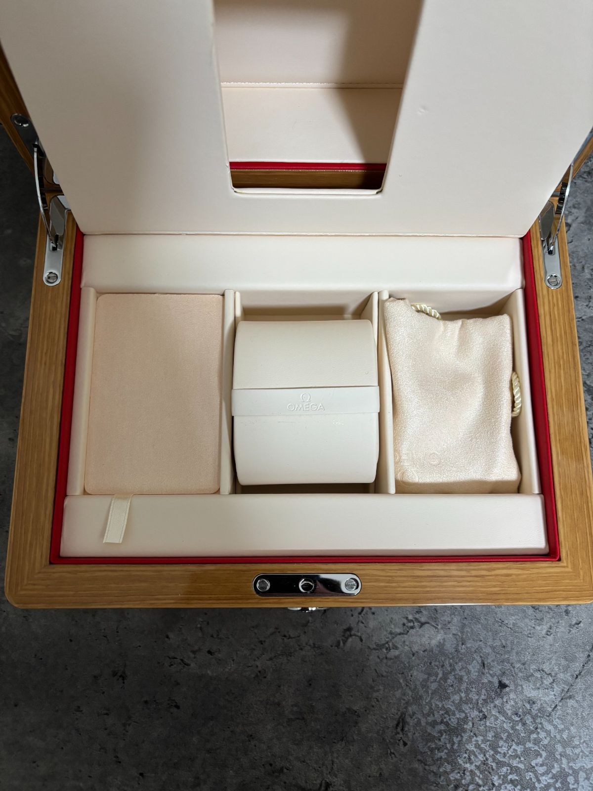 OMEGA オメガ 腕時計 空箱 時計ケース　木箱　巾着　カードケース　説明書 オメガ OMEGA 空箱 腕時計ケース BOX 取扱説明書 巾着 カードケース付