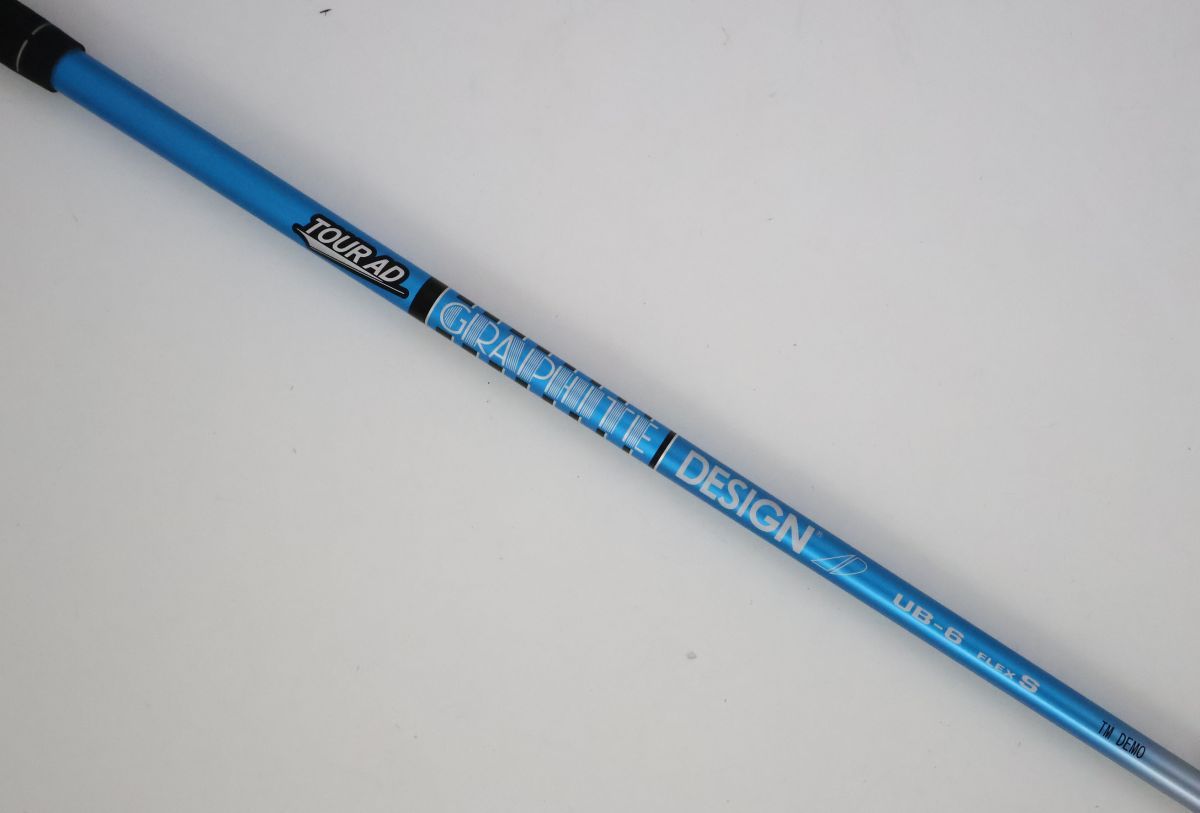 ○訳有激安！テーラーメイド ドライバー用スリーブ付き！グラファイト