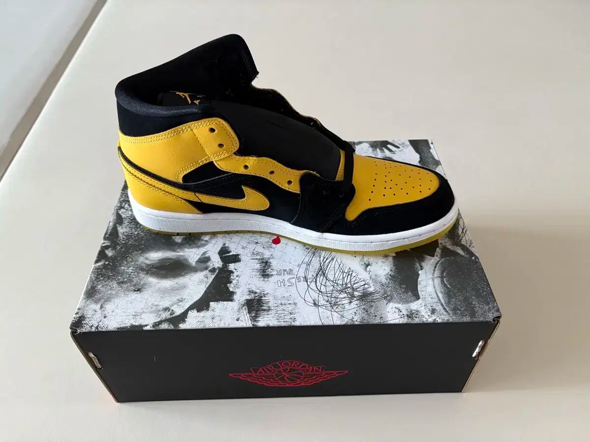 ワゴンセールも実施中。 265mm NIKE ナイキ エア ジョーダン 1 ミッド SE スタジャン メイズ 幸福