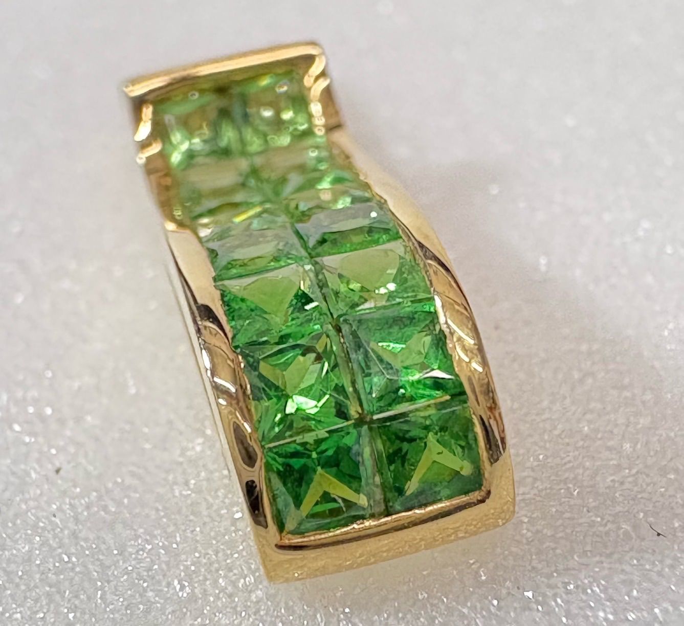  K 18 ネックレストップ チャーム ガーネット 緑 ダイヤ チャーム アクセサリー