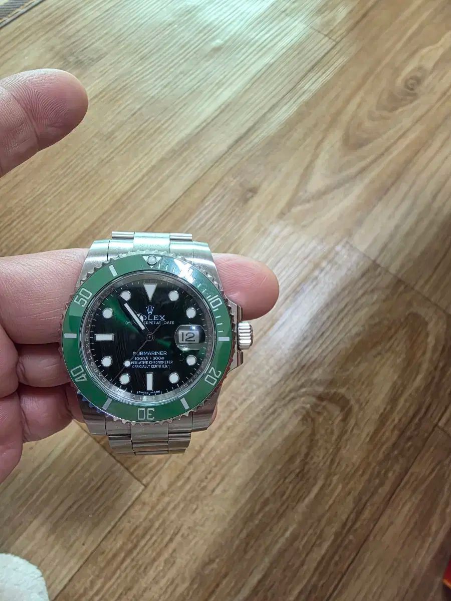 ROLEX サブマリーナー デイト 116610LV ハルク 新モデル