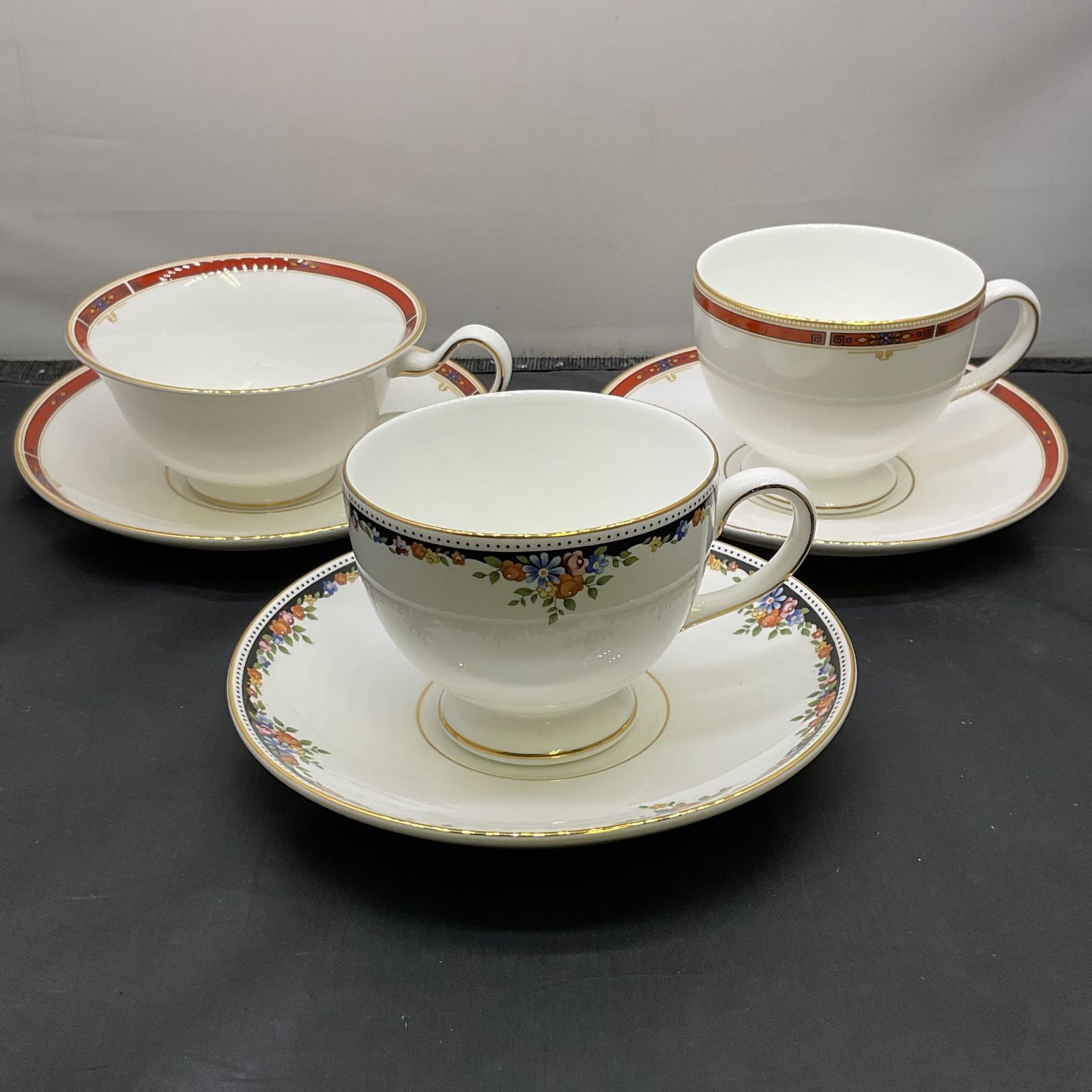 ウェッジウッド カップ&ソーサー ボーンチャイナ×3 B25092498 - メルカリ