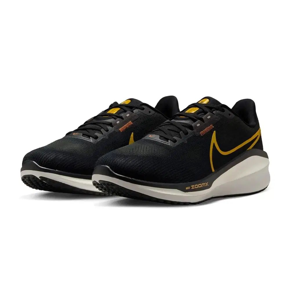 ナイキ ズーム ボメロ 17 ブラック BRONN ジーン FB1309-006