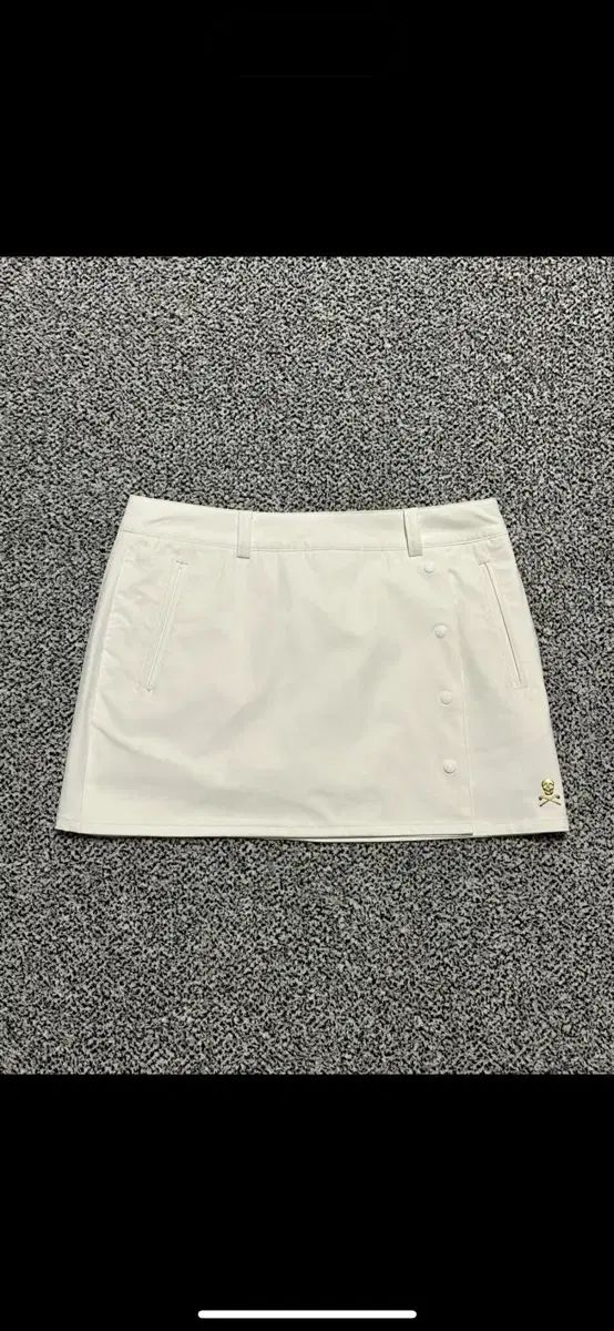 MARK - LONA マークアンドロナ ゴールド レディース ゴルフ スカート