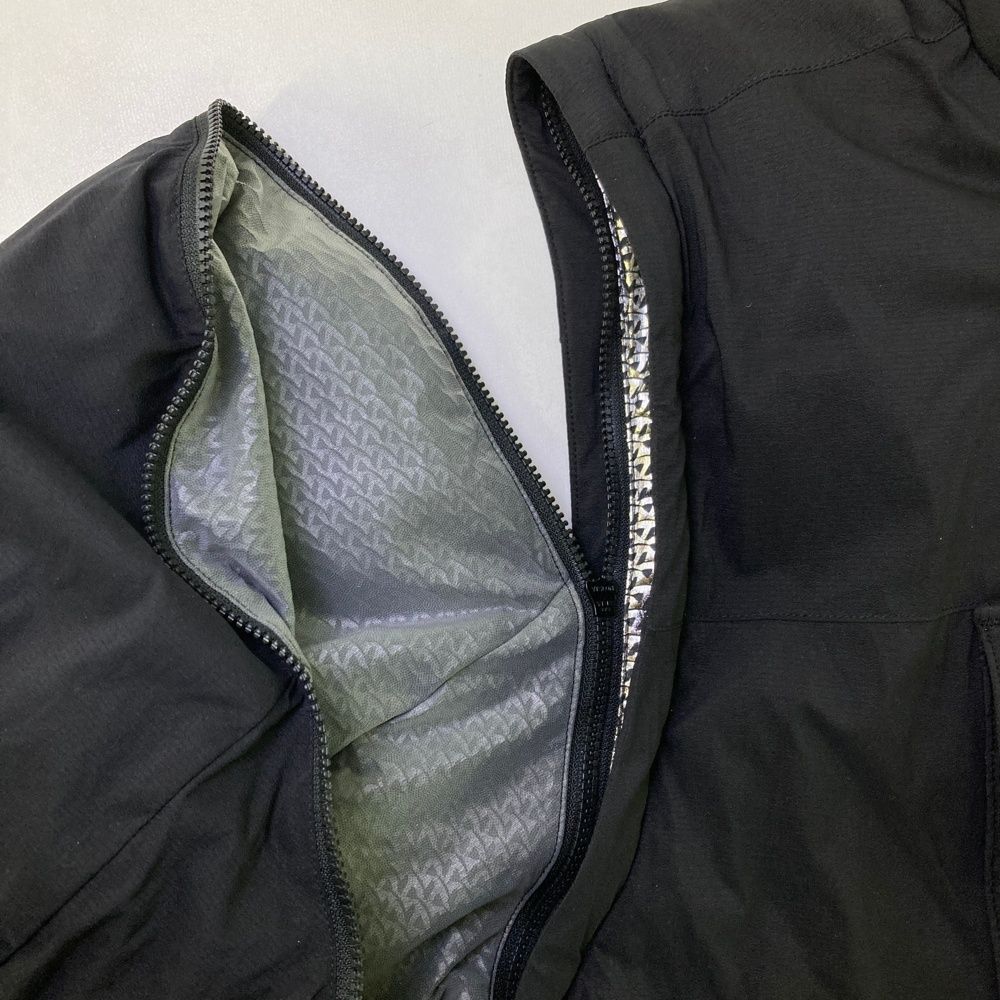 新作入荷中。 サイズ M TAYLOR MADE テーラーメイド ×UNITED ARROWS モデル 2WAY フード付 中綿ジャケット ブラック系 240101557151 ゴルフウェア メンズ ストスト 当店人気NO.1。