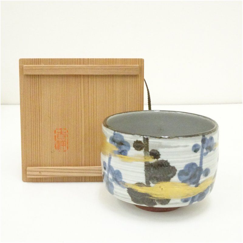吉祥造 乾山写金彩梅之図茶碗（共箱） 茶道 抹茶 おしゃれ 抹茶茶碗