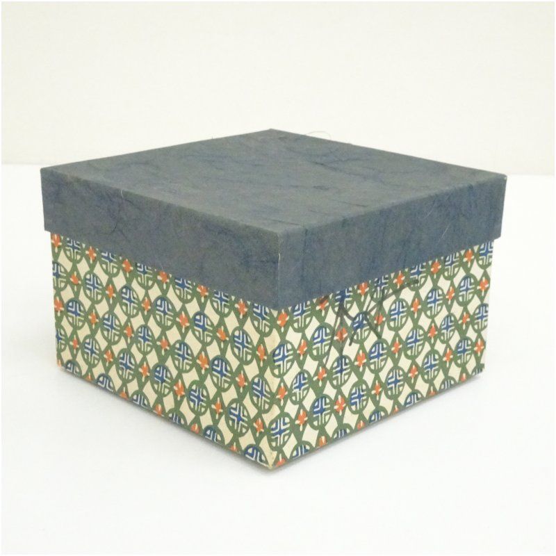 京焼 前田宝泉造 色絵しだれ桜茶碗（箱付） 茶道 抹茶 おしゃれ 抹茶