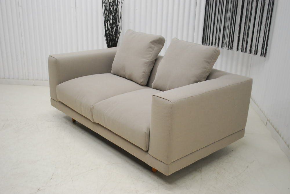  アウトレット 現品限り 一部 大 高品質 スタイリッシュモダンデザイン ２人掛けソファー フェザー入り 240305 バーサ2p スエードソファ 2人掛け 3人掛けソファ ソファ ソファベッド