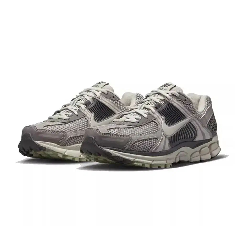 ナイキ ズーム ボメロ 5 オートミール FB8825-111