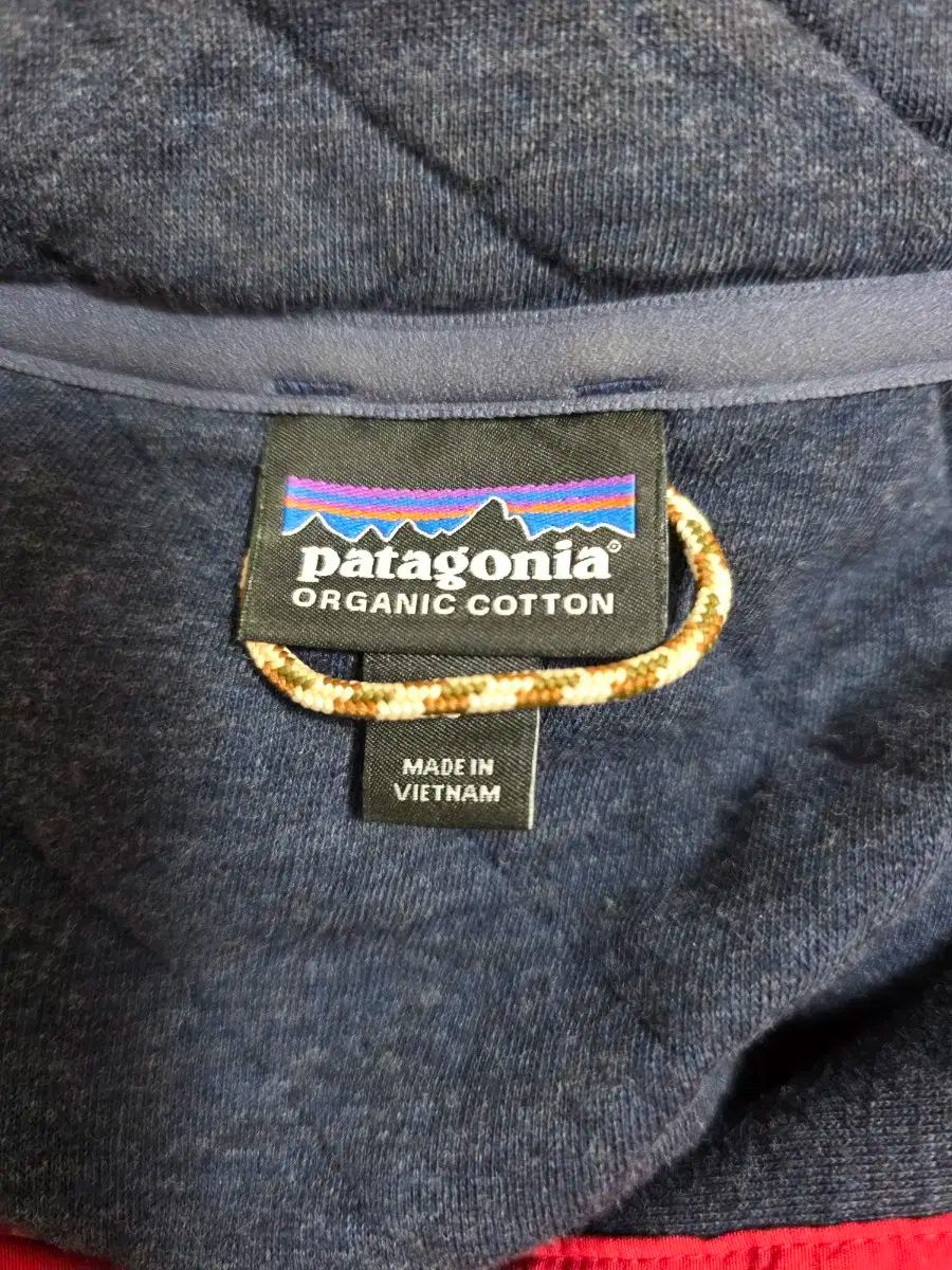 パタゴニア キルティング スナップT ネイビー レッド
