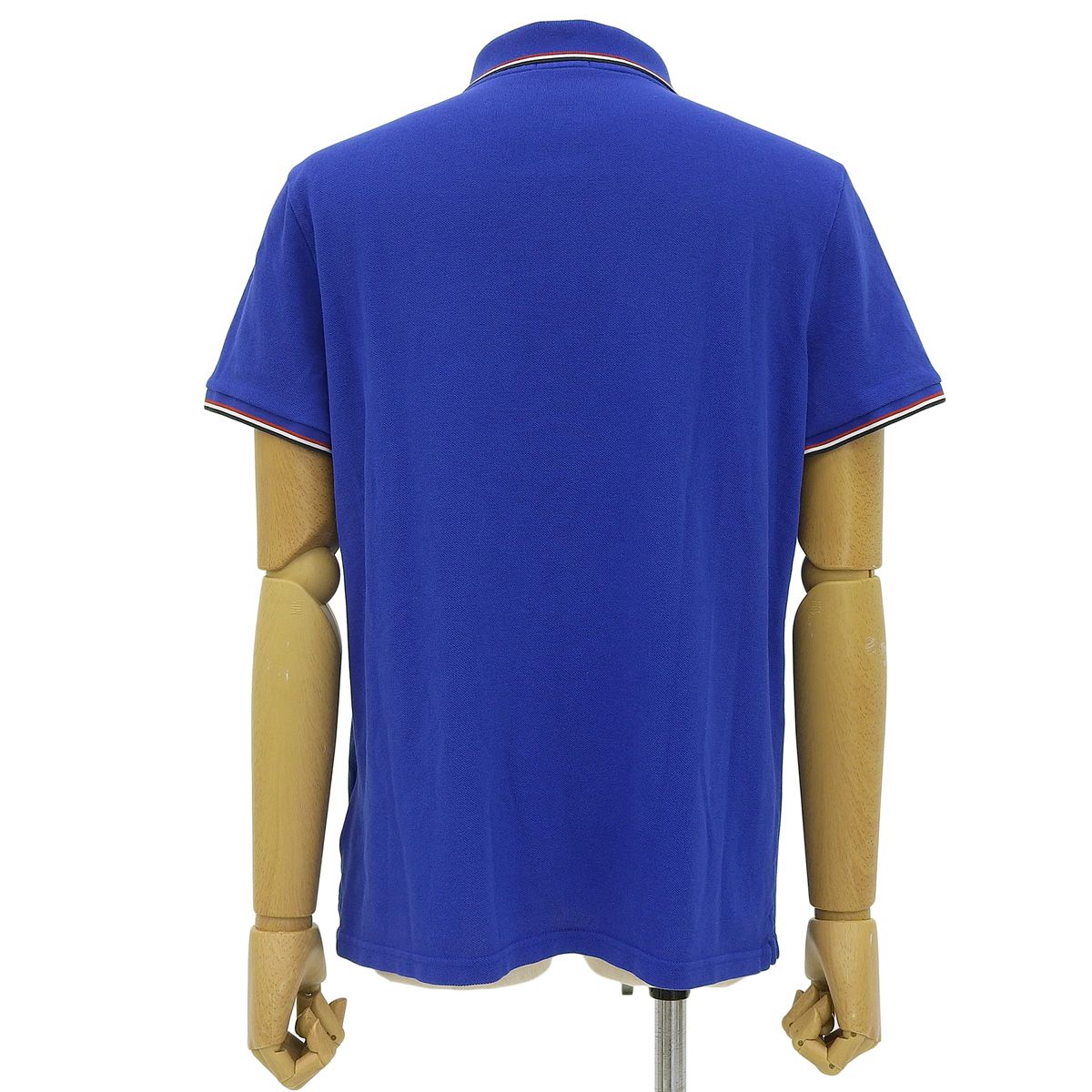 【激安大特価！】 MONCLER モンクレール ロゴ ポロシャツ ポロシャツ 2018年 半袖 トップス アパレル ファッション ロゴワッペン XL コットン ブルー青 レッド赤 ホワイト 白 E10918345600 84556 メンズ 40802158566 アラモード