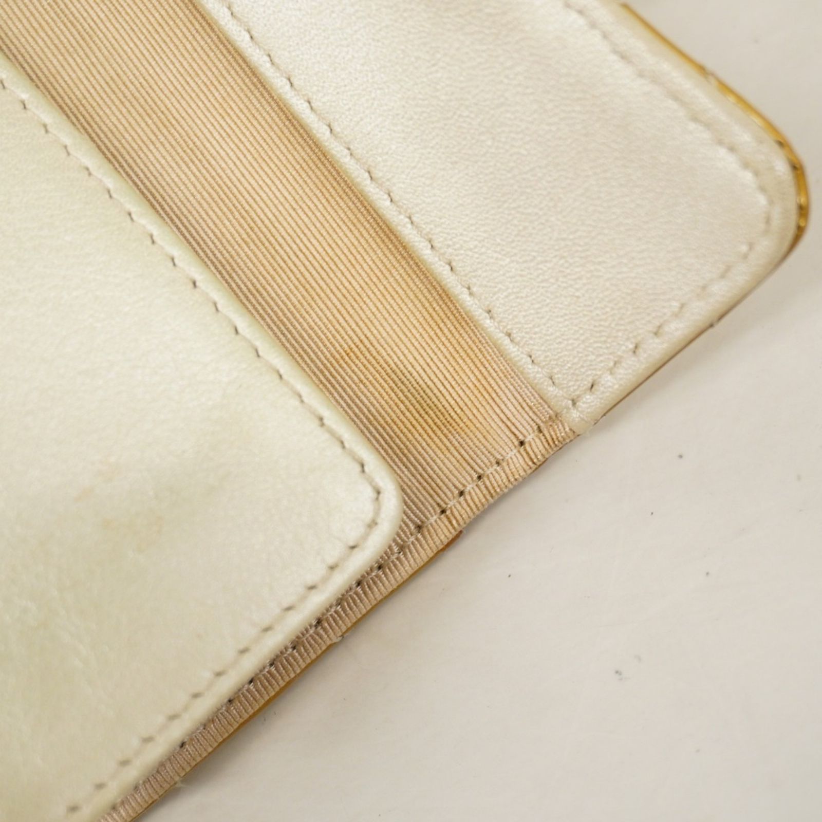  シャネル Chanel キーケース マトラッセ パテントレザー ベージュ レディース キーケース 小物