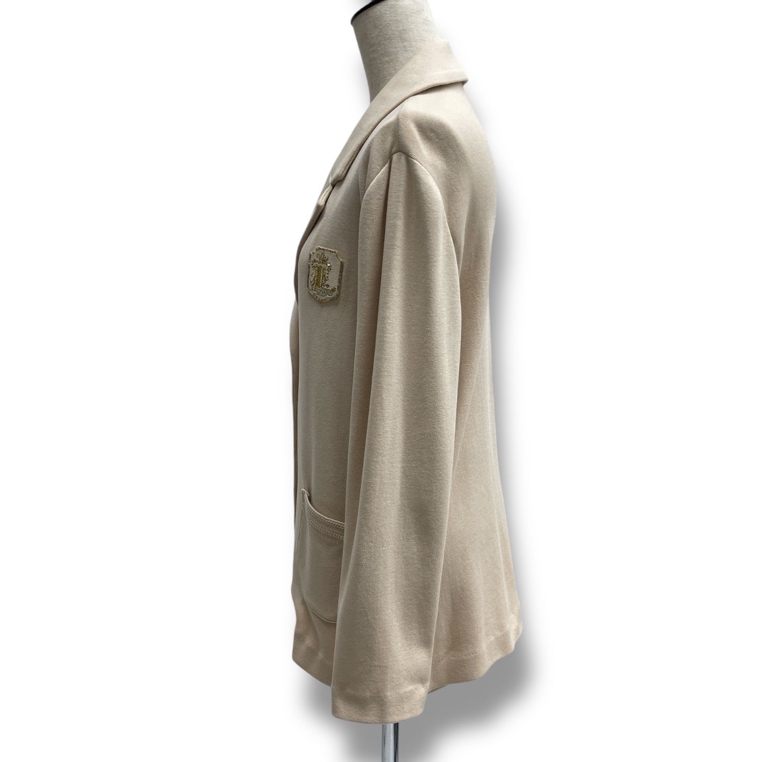 【美品】レオナール　テーラードジャケット　カンカン　ベージュ　LL LEONARD レオナール ワッペン付 テーラードジャケット スパンコール