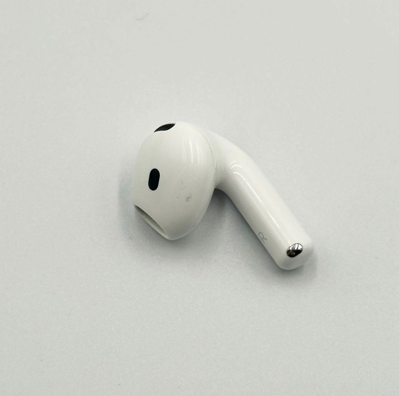 AirPods 第4世代　右耳のみ　R A3055 ノイキャン有 AirPods 第4世代 右耳のみ R A3055 ノイキャン有 AirPods 第4世代 右