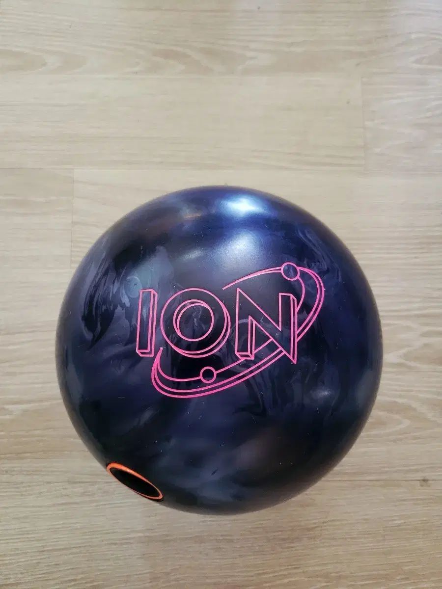 ストーム アイオンプロ 15p ボーリングボール