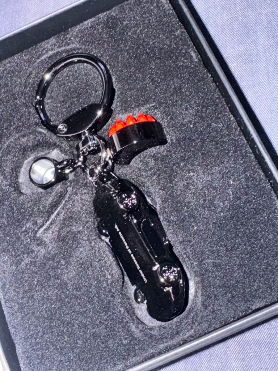 ポルシェ ツーサム キーホルダー ブラック