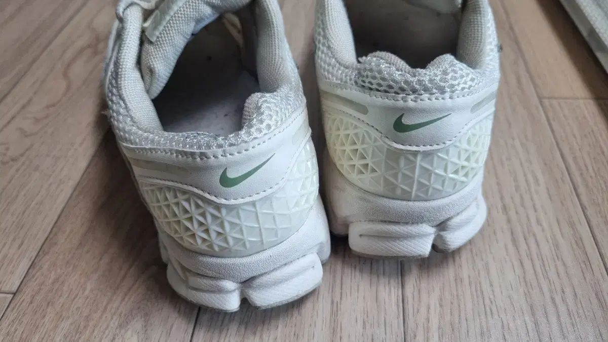  ナイキ ズーム ボメロ 5 アイボリー ベージュ 230 その他 靴