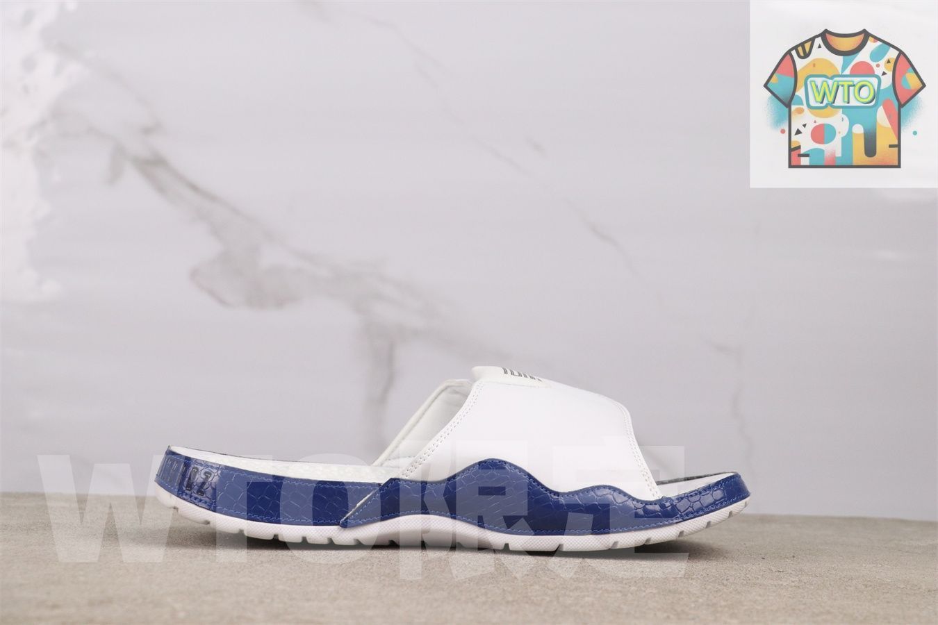 今日 エアジョーダン AA 1336-102 ホワイトブルー スリッパ-WTO輸入