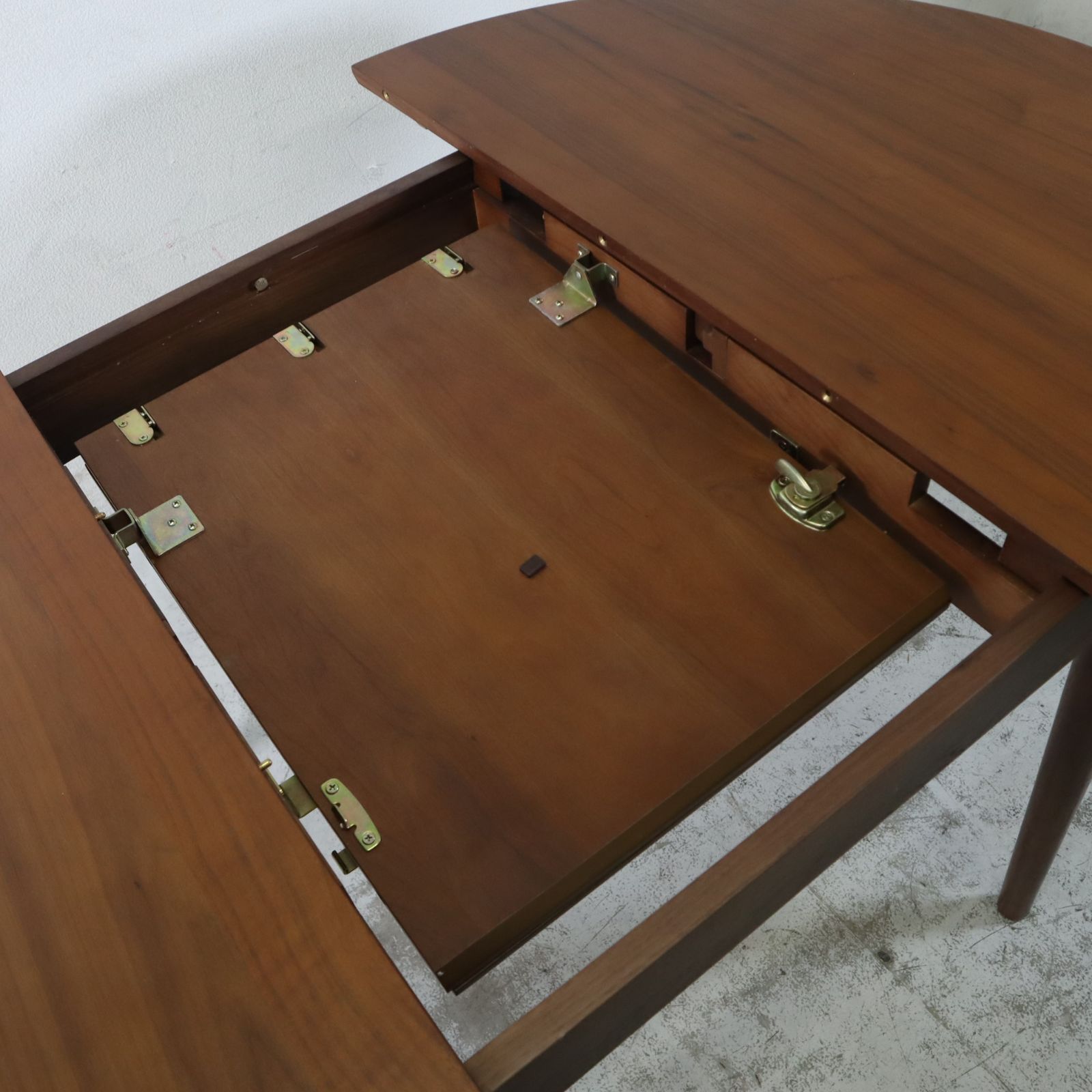 オリるUNICO(ウニコ) BRENNA(ブレナ)エスクテンションテーブル unico ウニコ BRENNA(ブレナ) エクステンションテーブル Φ1100 - メルカリ