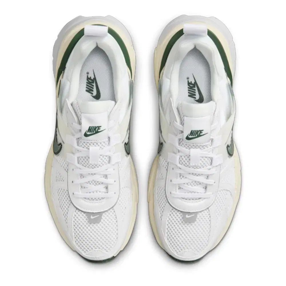 ナイキ V2K RUN サミット 白 メタリック シルバー FD0736-100