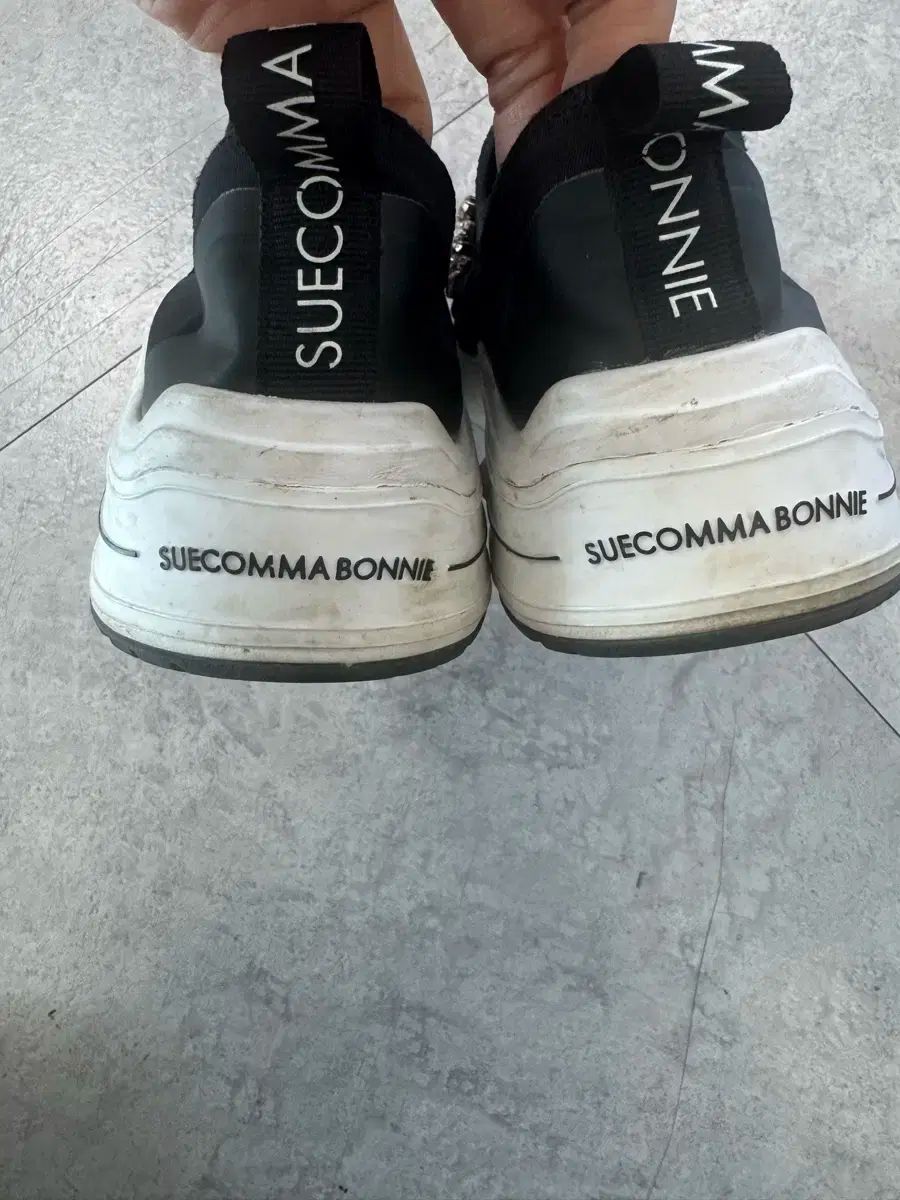 BONNIE スニーカー