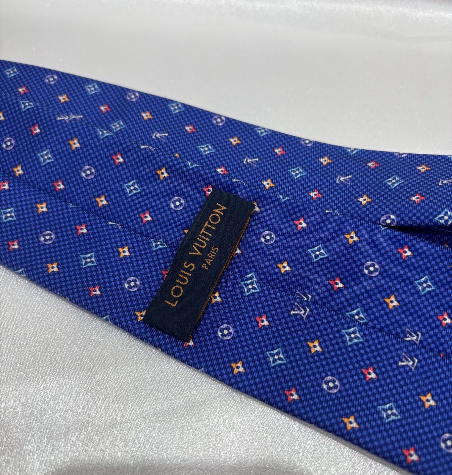 シルクネクタイ