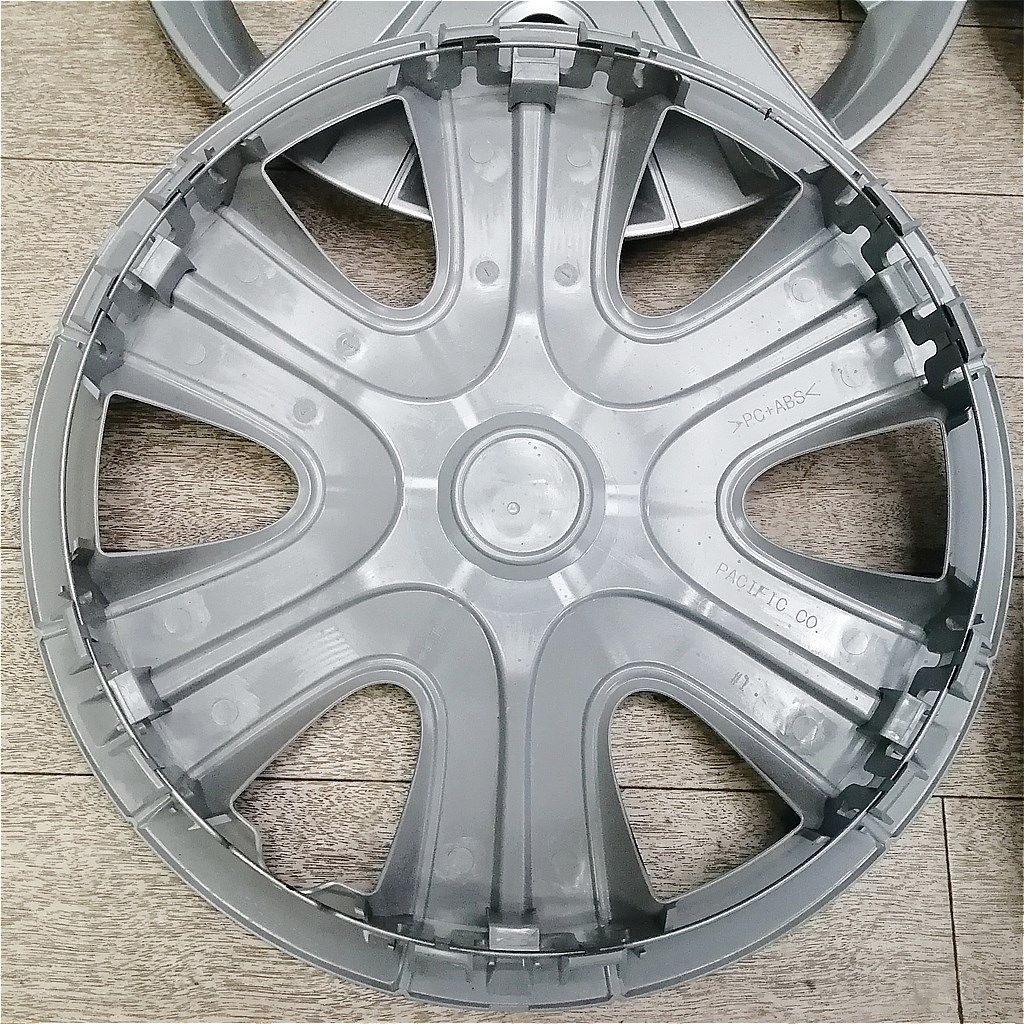 スペーシアより ホイルキャップ