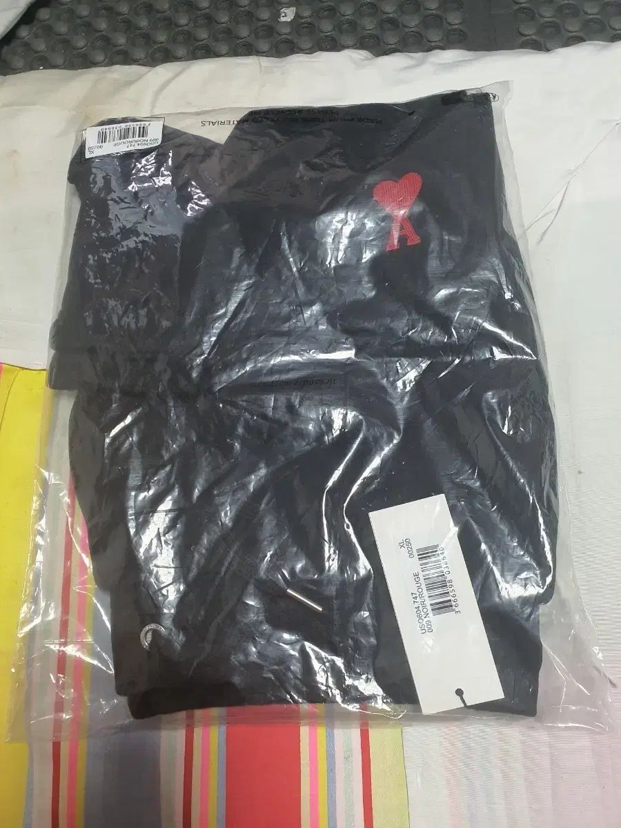 アミ ブラック ハート ロゴ ハーフパンツ XL