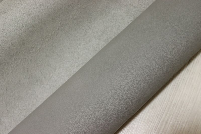 ライトグレー 243 ds クロム革 牛革 イタリア レザー 弱シュリンク加工 はぎれ 一枚革 レザークラフト 革 皮 本革 diy 生地 材料