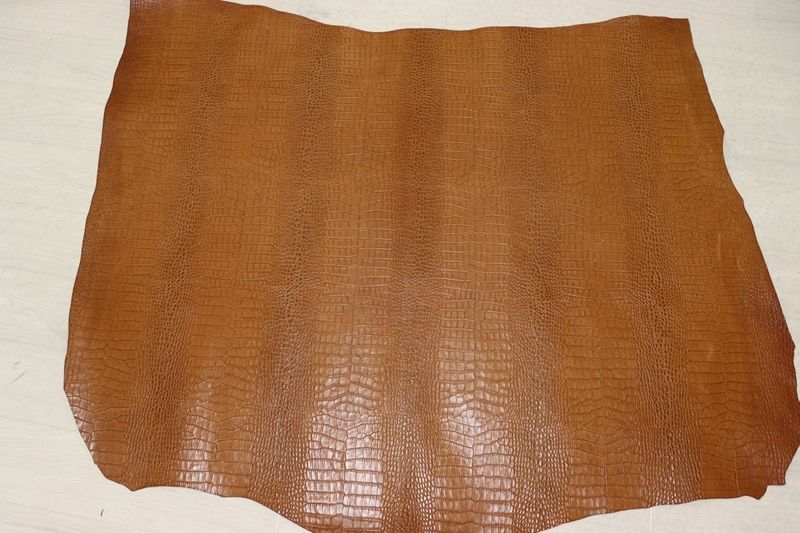 キャメルブラウン 120 ds ヌメ革 ショルダーレザー 牛革 イタリア レザー クロコ型押し はぎれ 一枚革 レザークラフト 革 皮 本革 diy 生地 材料