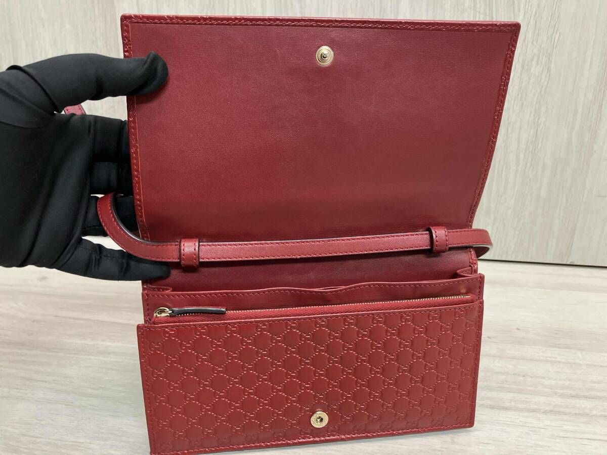 レッド ショルダーストラップ付き長財布