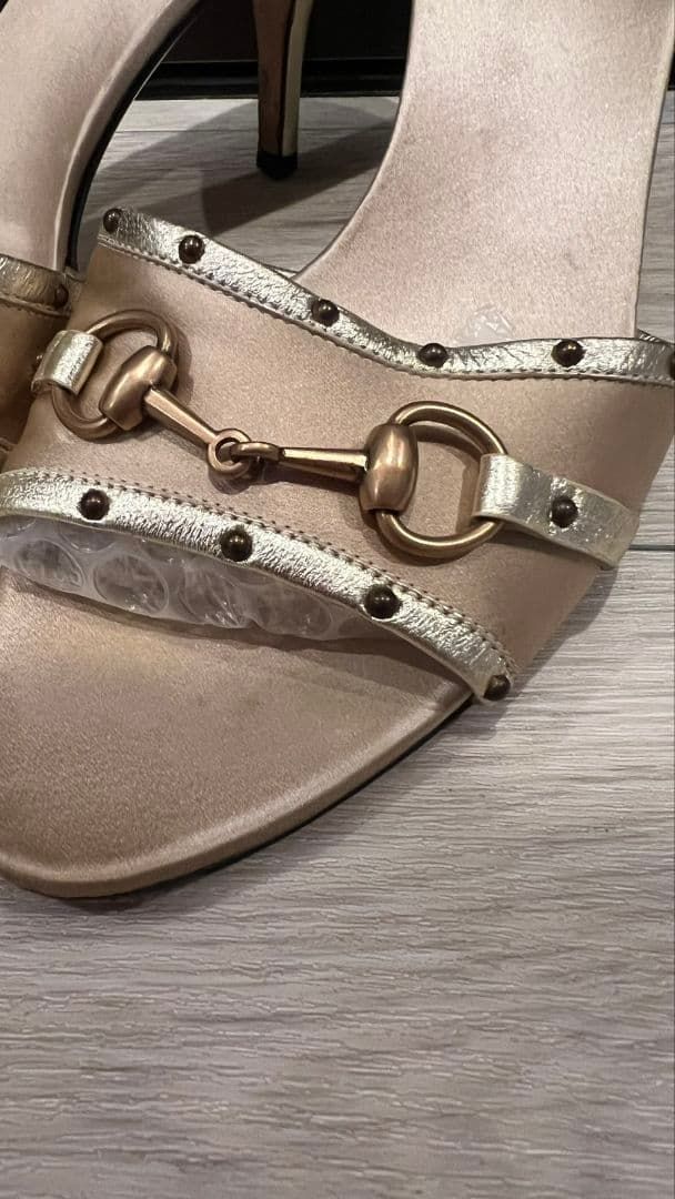 新品超希少GUCCI ゴールド ハイヒールサンダル24cm 新品超希少GUCCI ゴールド ハイヒールサンダル24cm