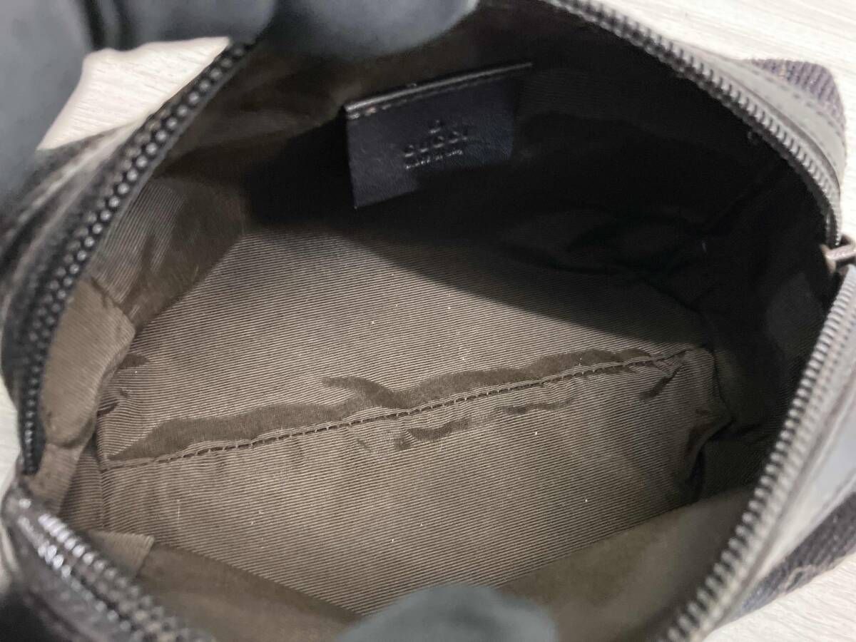 ポーチ ブラウン