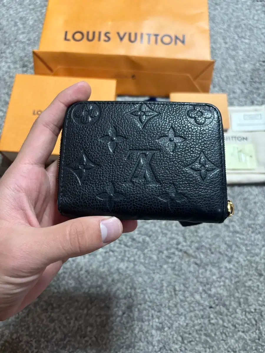 Louis Vuitton エンプレインテ コインファー 財布