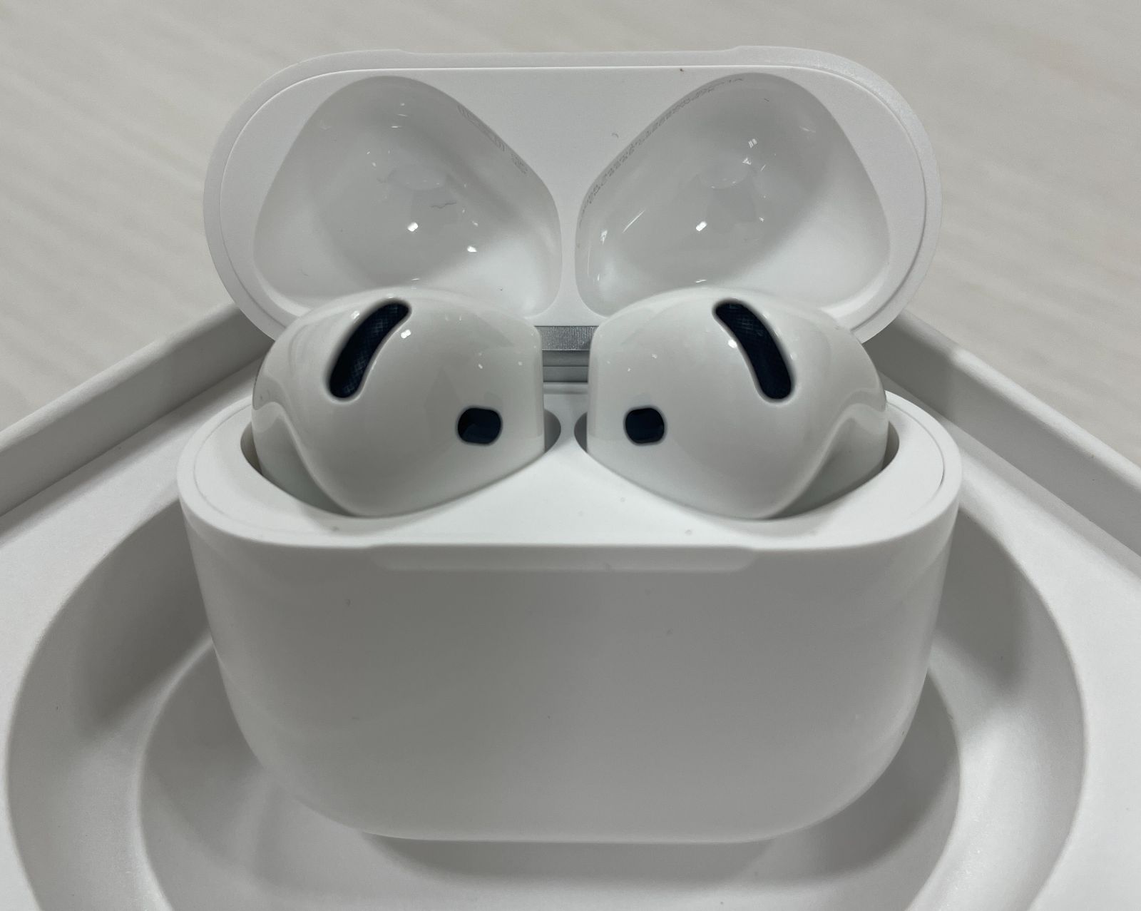 管理番号P AirPods4 MXP63J A エアポッズ4 ノイズキャンセリングなし
