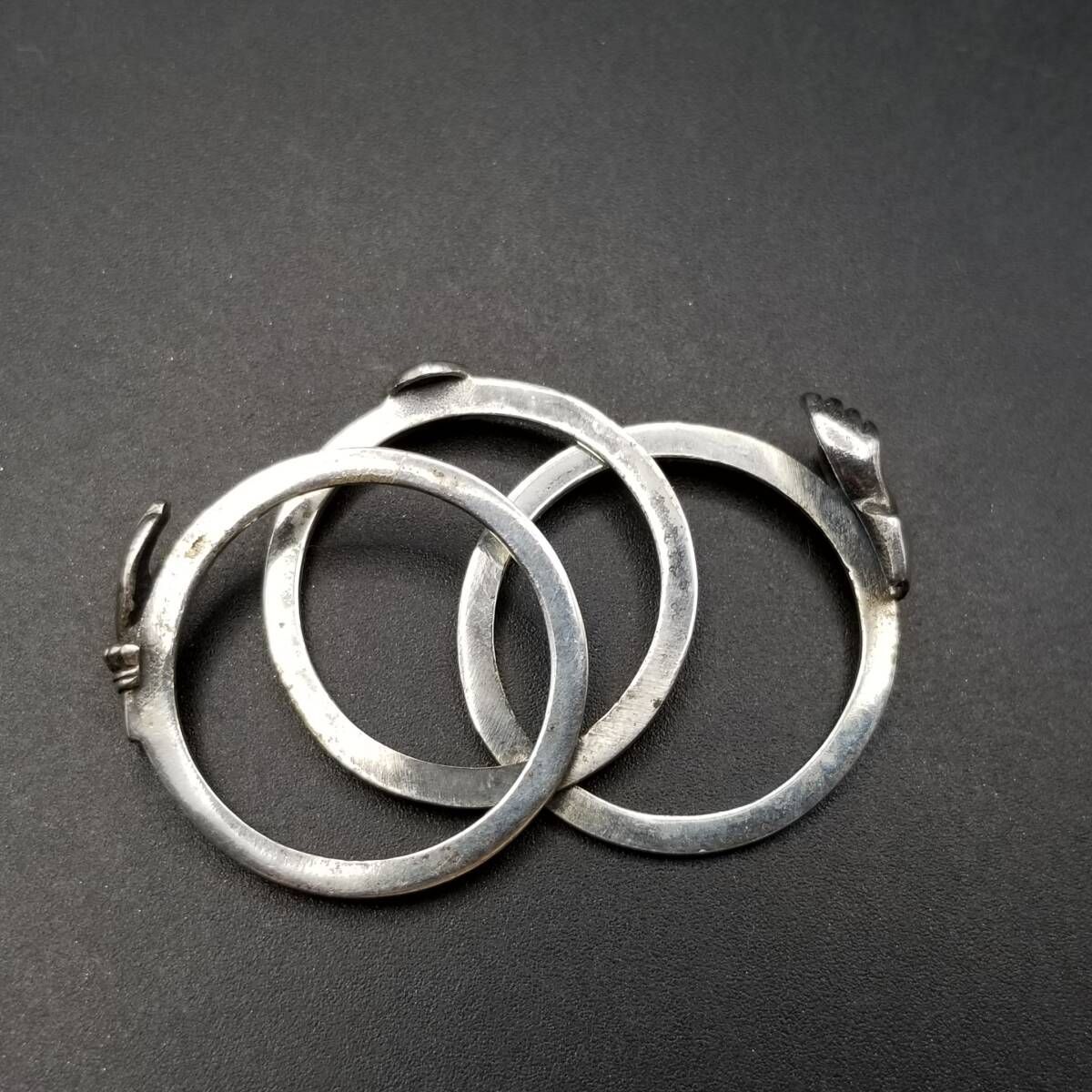  隠されたハート 握手する手 925 シルバー ヴィンテージ リング 銀 指輪 3連 バンド モチーフジュエリー Hands Shake H ing Heart R 16 V リング 指輪 アクセサリー