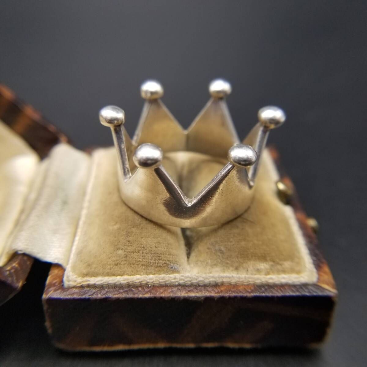 存在感 トゲトゲ