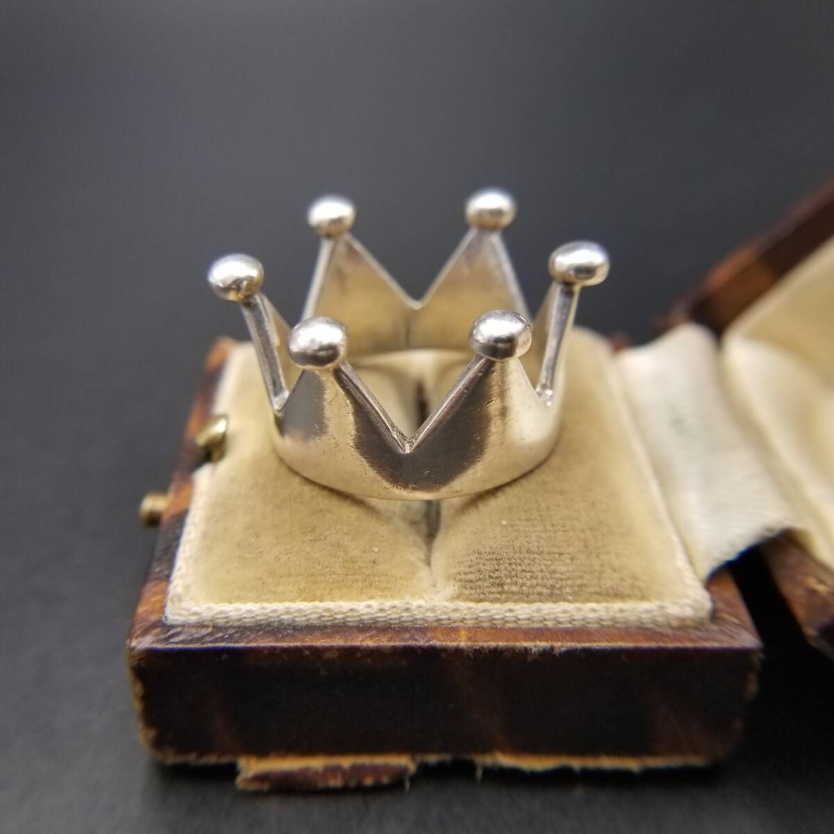 王冠 Crown 立体彫刻 925 シルバー ヴィンテージ リング 銀 指輪 大ぶり 存在感 トゲトゲ ユニーク 個性派ジュエリー R 16 V